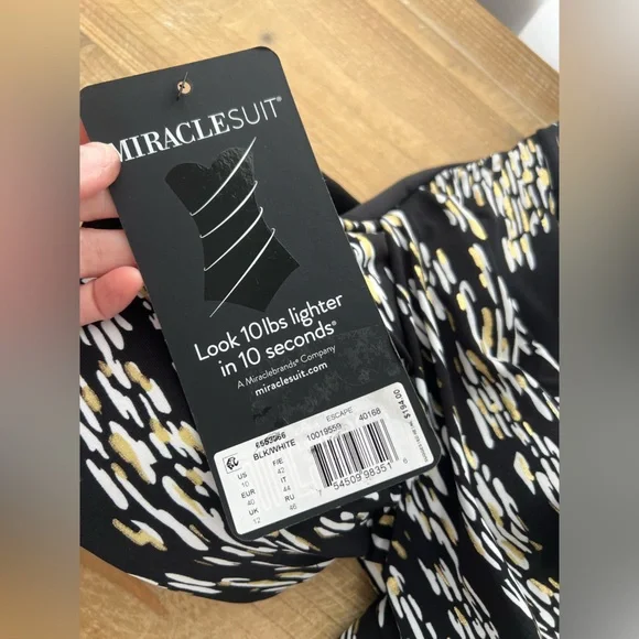 New Miraclesuit Layered Escape One Piece in Zara Dazzle Size 10 - Picture 7 of 7